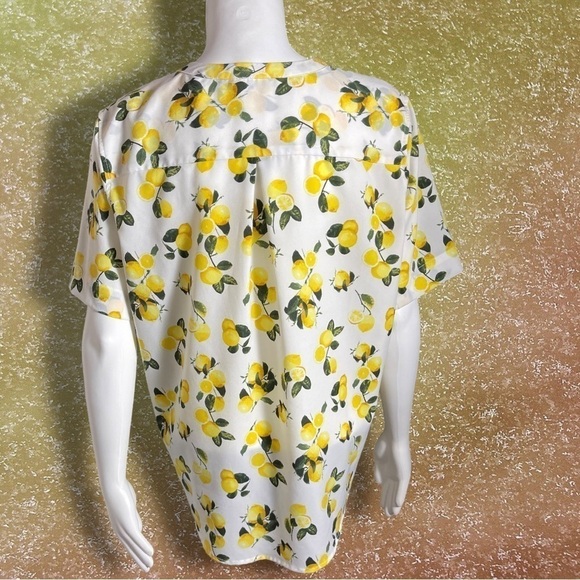 Dalia Lemon Button Down Top Size Medium with Kim Rogers Dangle Earrings - Picture 8 of 14